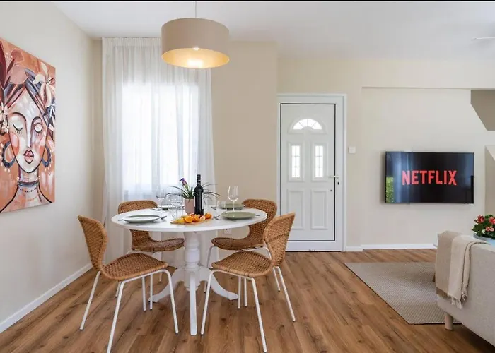 Cozy Nerina Cottage At Harbour Paphos